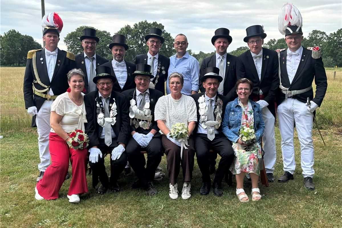 Die versammelten Majestäten der Wettringer Männerschützengilde stellten sich zum Foto auf. Foto: Privat
