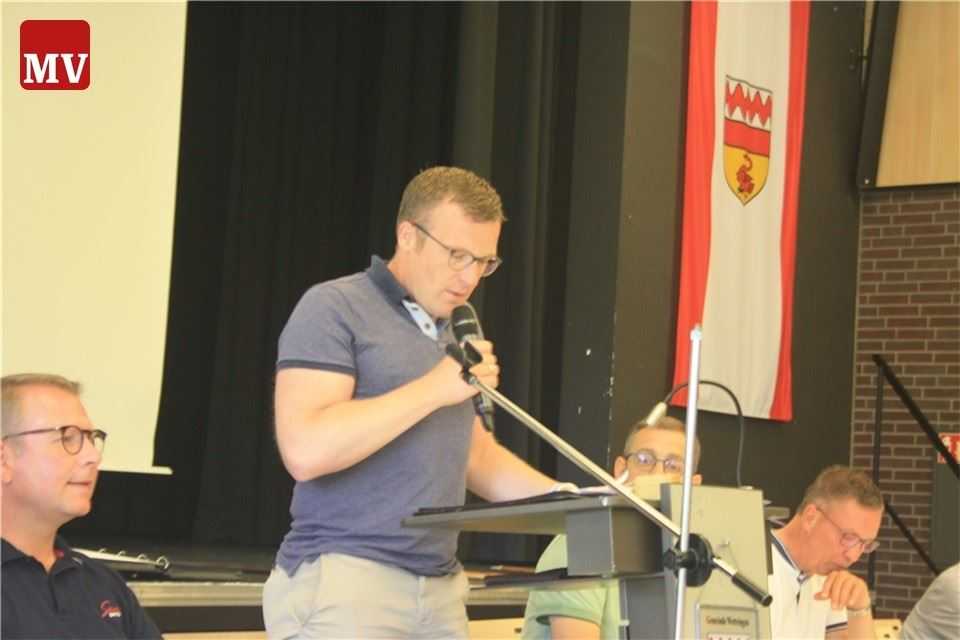 Oberst Martin Vollenbröker erläutert den Ablauf der Schützenfesttage.